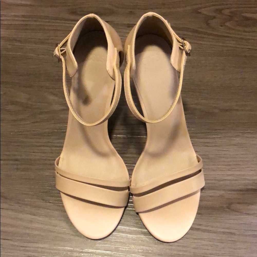 ASOS Nude Size 10 Wide Width Ankle Strap Heels
